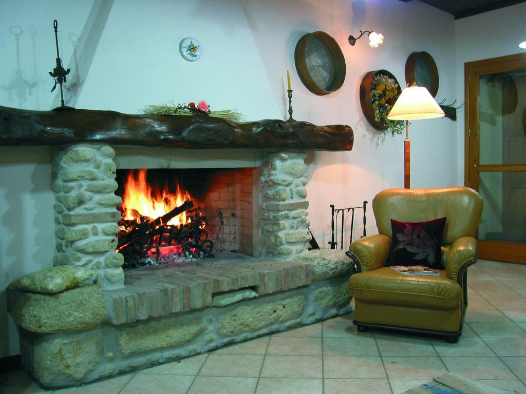 Agriturismo Ca'De'Gatti ฟาเอนซา ภายนอก รูปภาพ